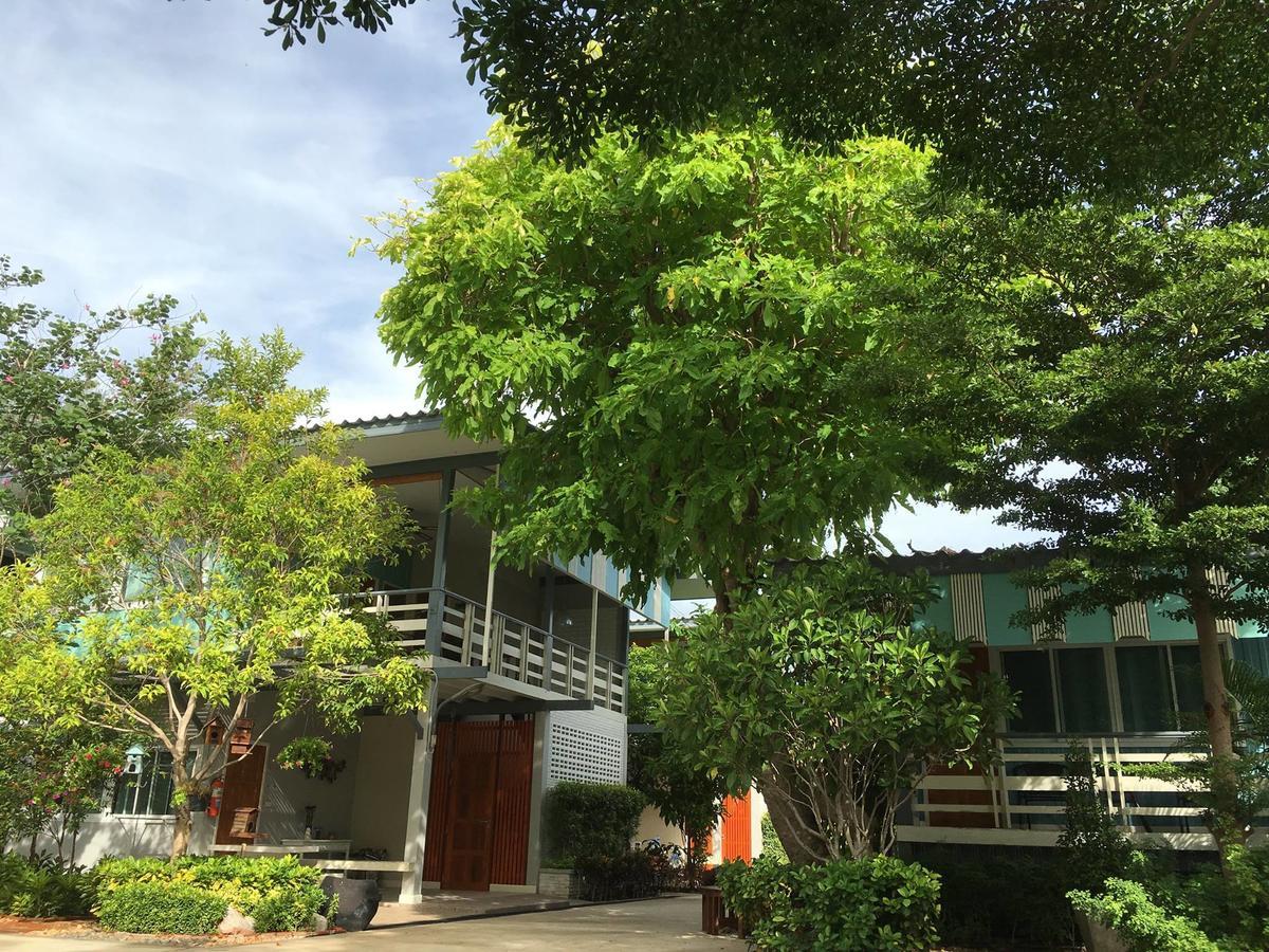 Hotel Bann Vimansamutr Petchaburi Esterno foto