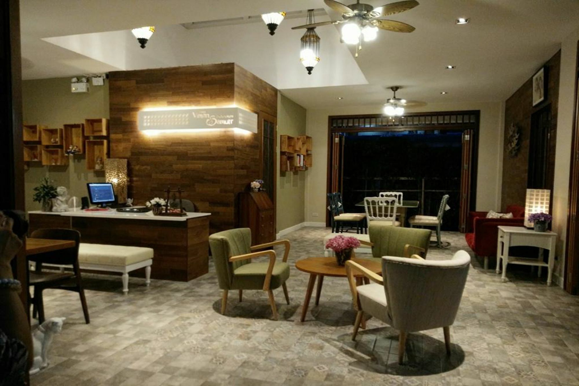 Hotel Bann Vimansamutr Petchaburi Esterno foto