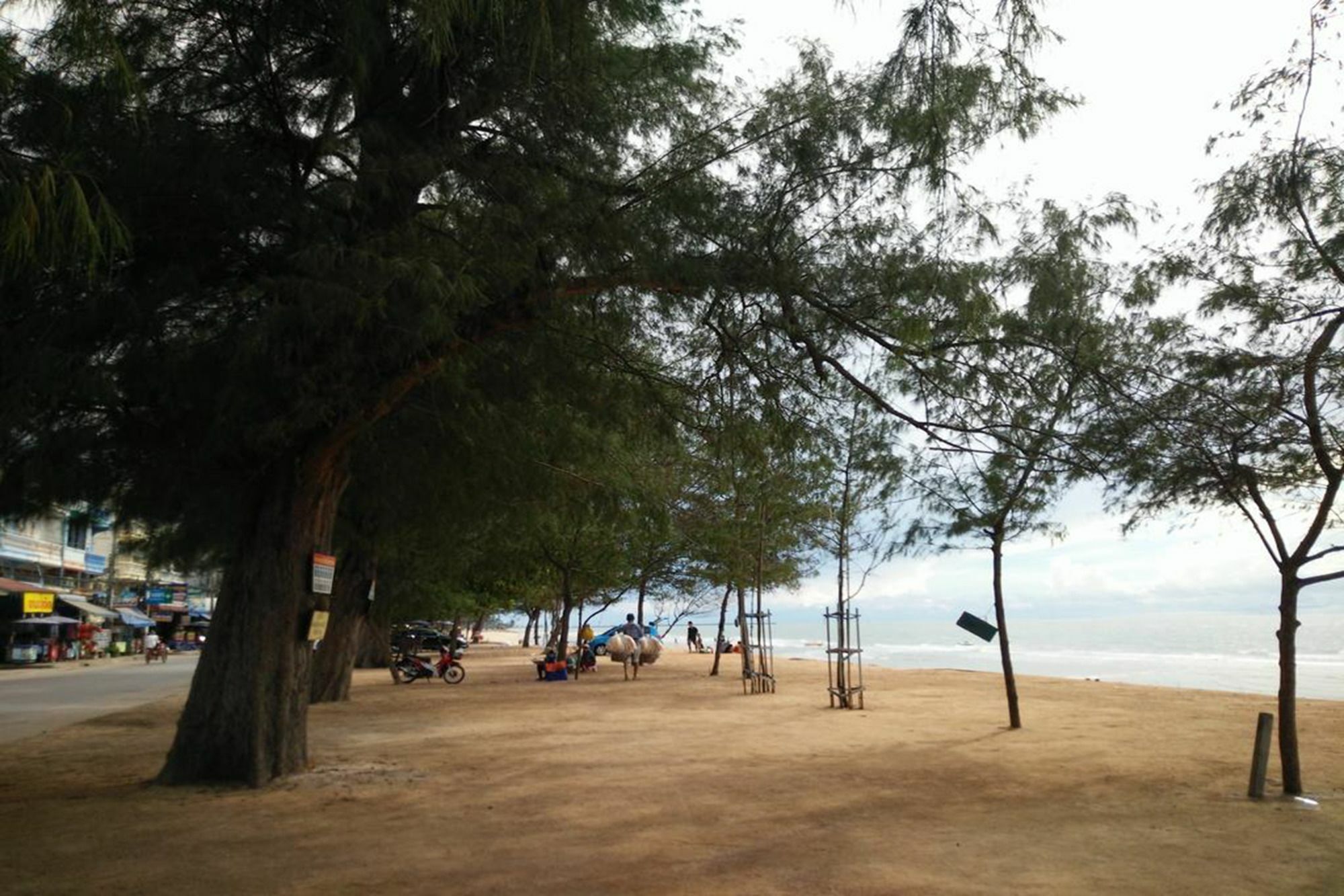 Hotel Bann Vimansamutr Petchaburi Esterno foto