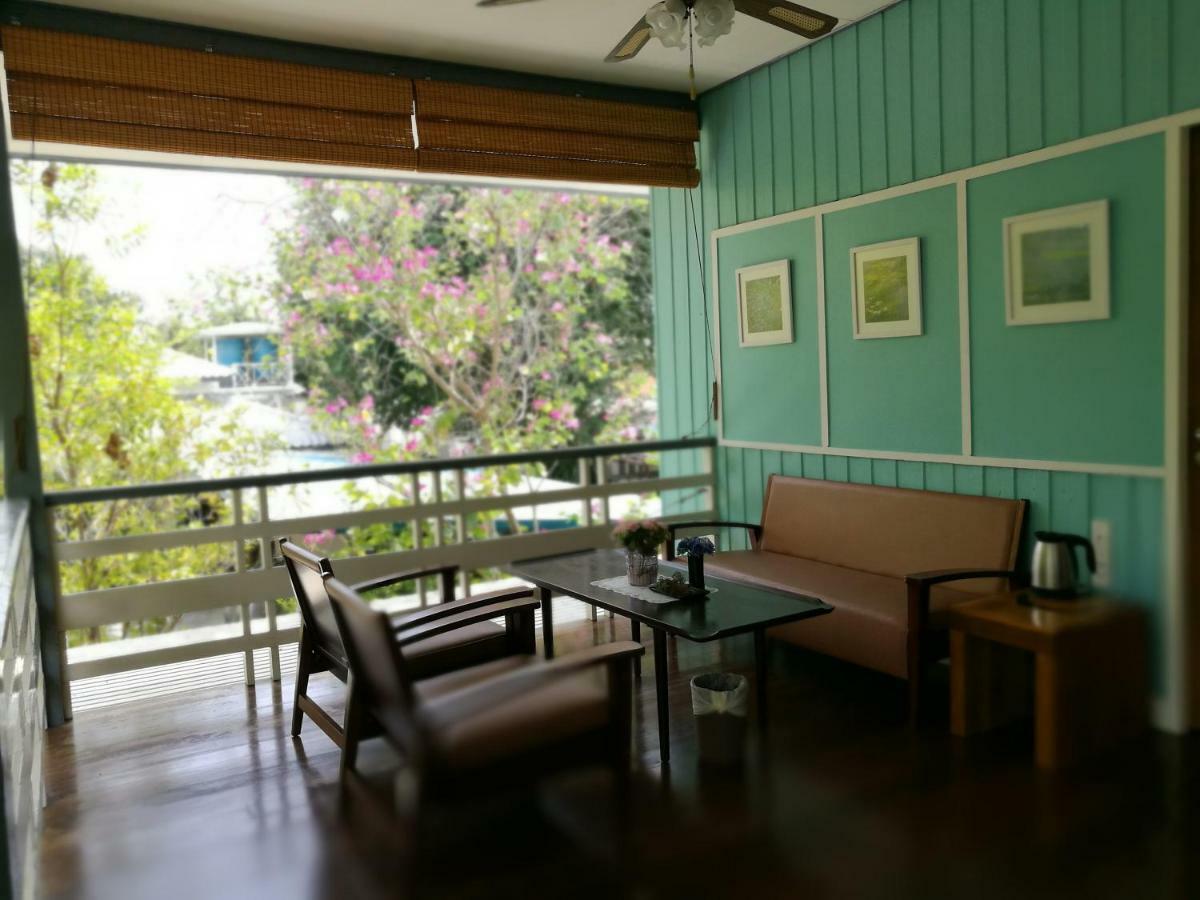 Hotel Bann Vimansamutr Petchaburi Esterno foto